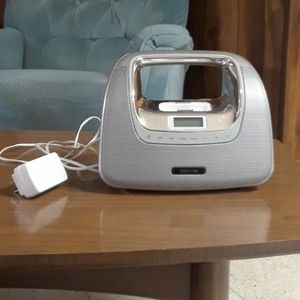 Memorex minimove portable boombox